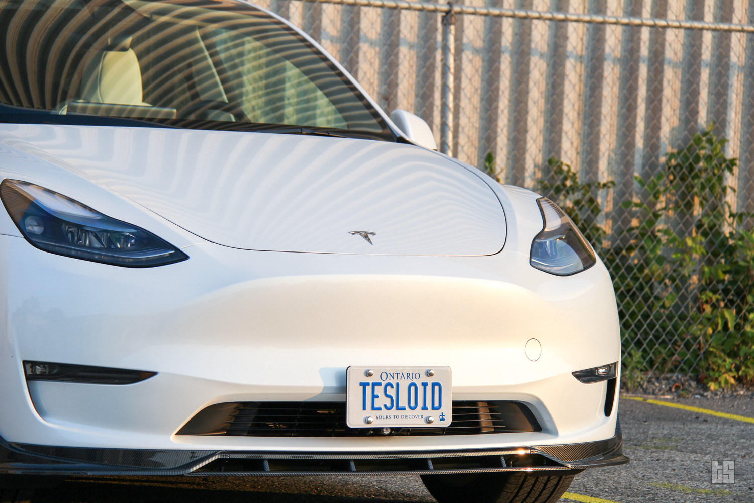 Removable front licence plate for model 3