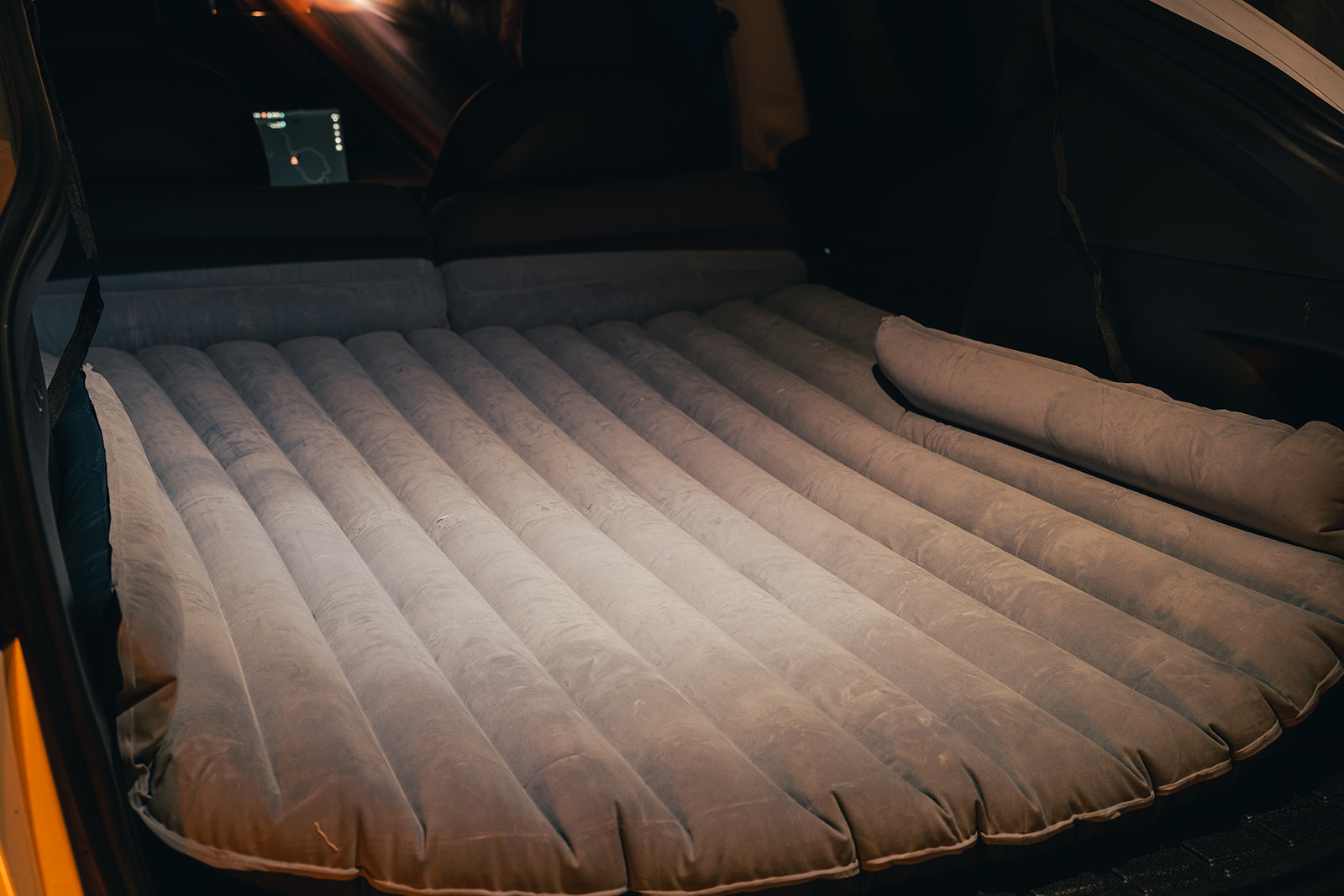 Inflatable Tesla Camping Mattress for Model Y and 3 – Tesla Ausstatter