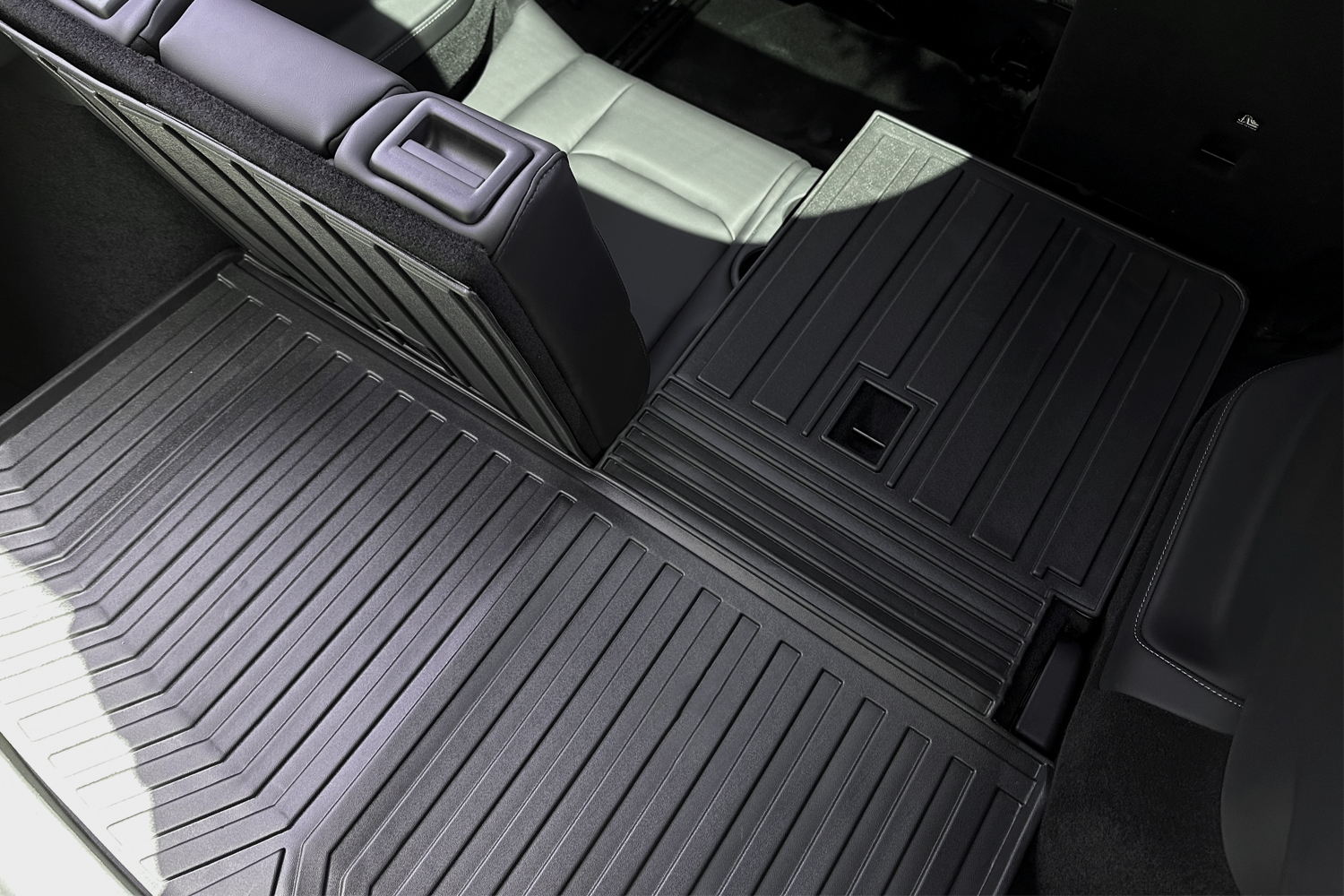 Tesla Model Y Cargo Mats, Premium Tesla Model Y 5 Seater Rear Trunk Mats –  TAPTES -1000+ Tesla Accessories