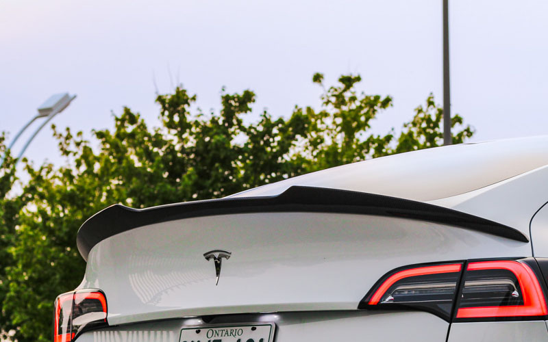 Model Y carbon fiber spoiler