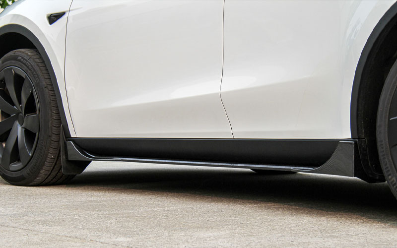 Model Y carbon fiber side skirts