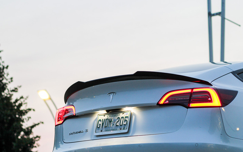 Model 3 carbon fiber spoiler