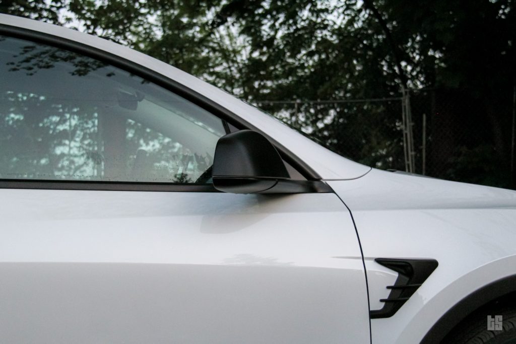 How to Turn Off Auto-Fold Mirrors on a Tesla Model 3 or Model Y