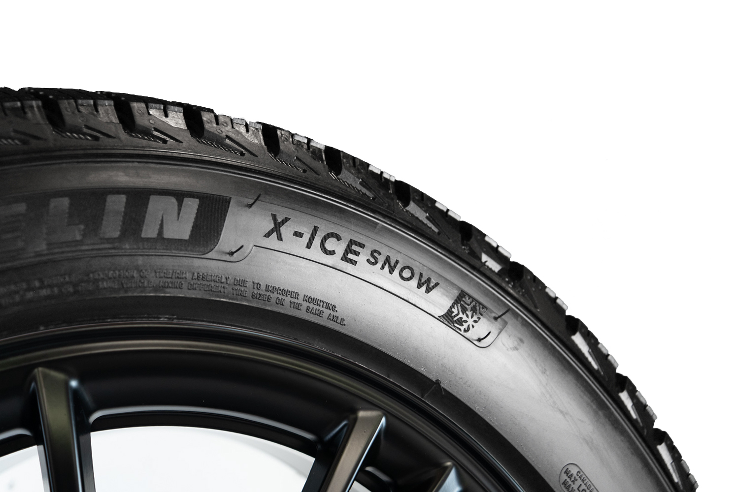 Model Y Winter Tires Package – 19″ Gemini Black with Michelin