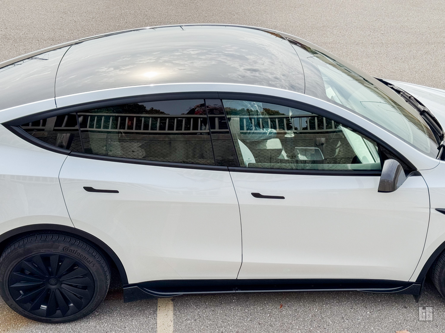 thumbnail image 2 of FREEMOTOR802 Matte Black Window Visors For 2020-2025 Tesla Model Y (4-Piece Set) 2 of 3