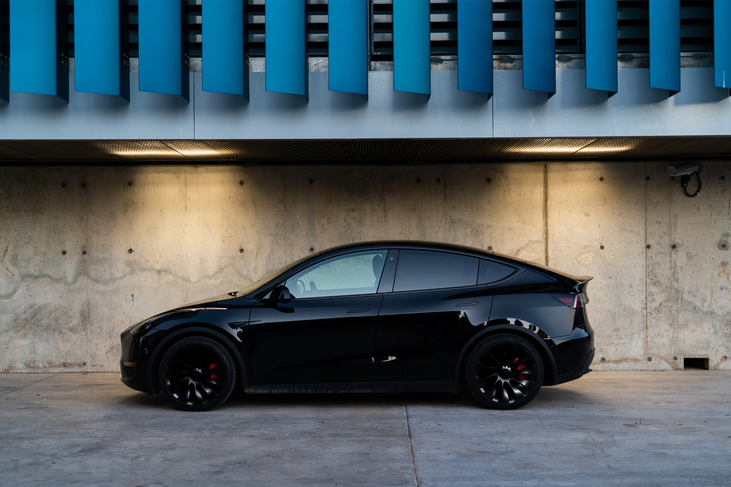 Tesla Model Y 21 Inch Uberturbine Staggered Rims