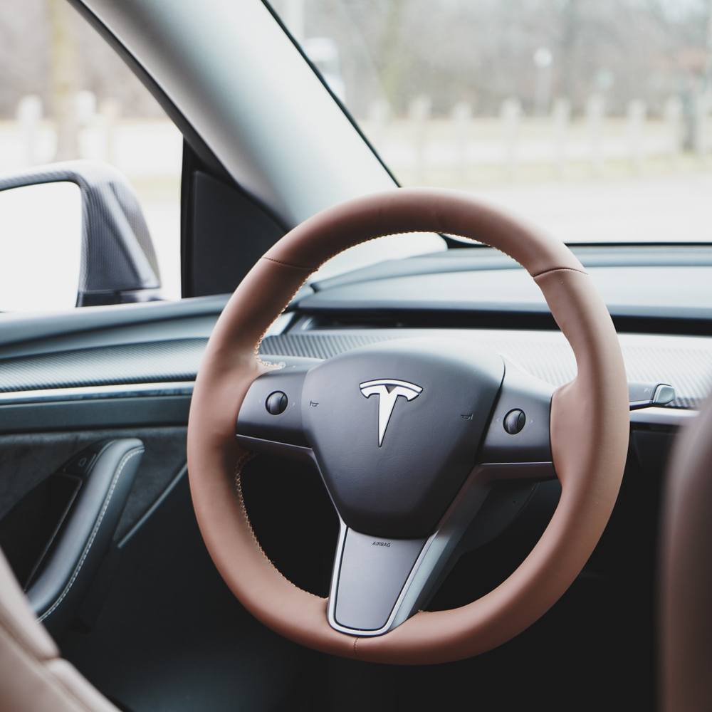 Tesla steering wheel cover tan