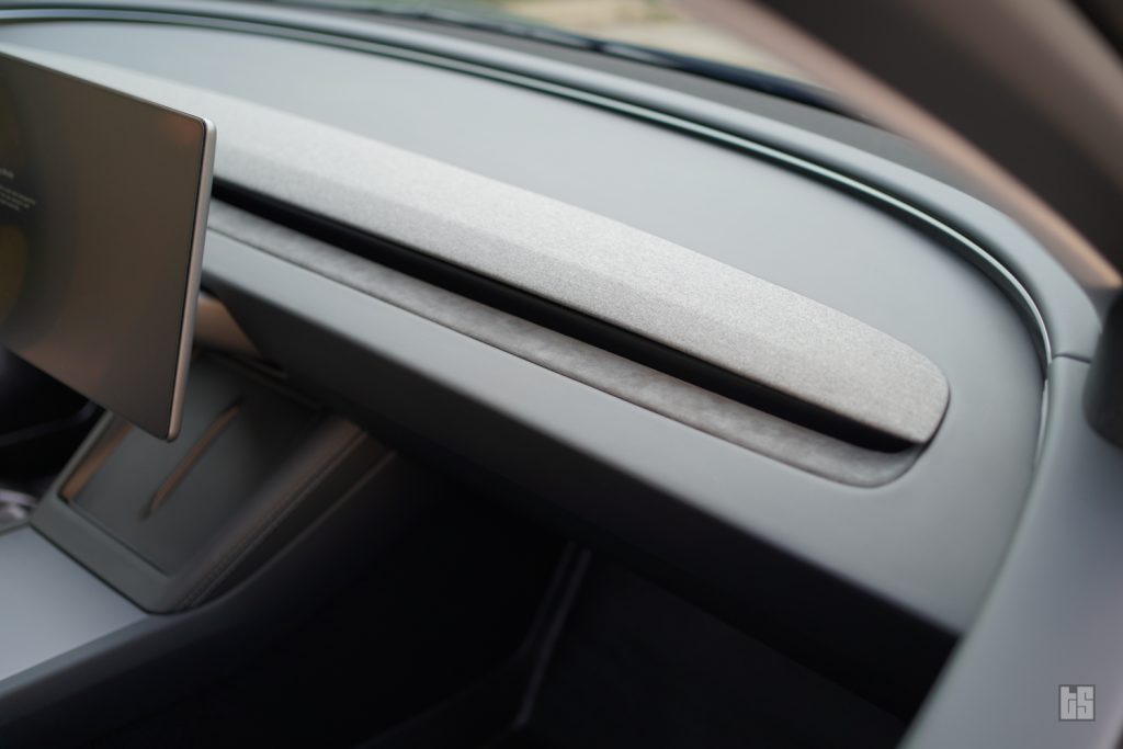 Tesla Dash Cover Alcantara for 2024 Highland