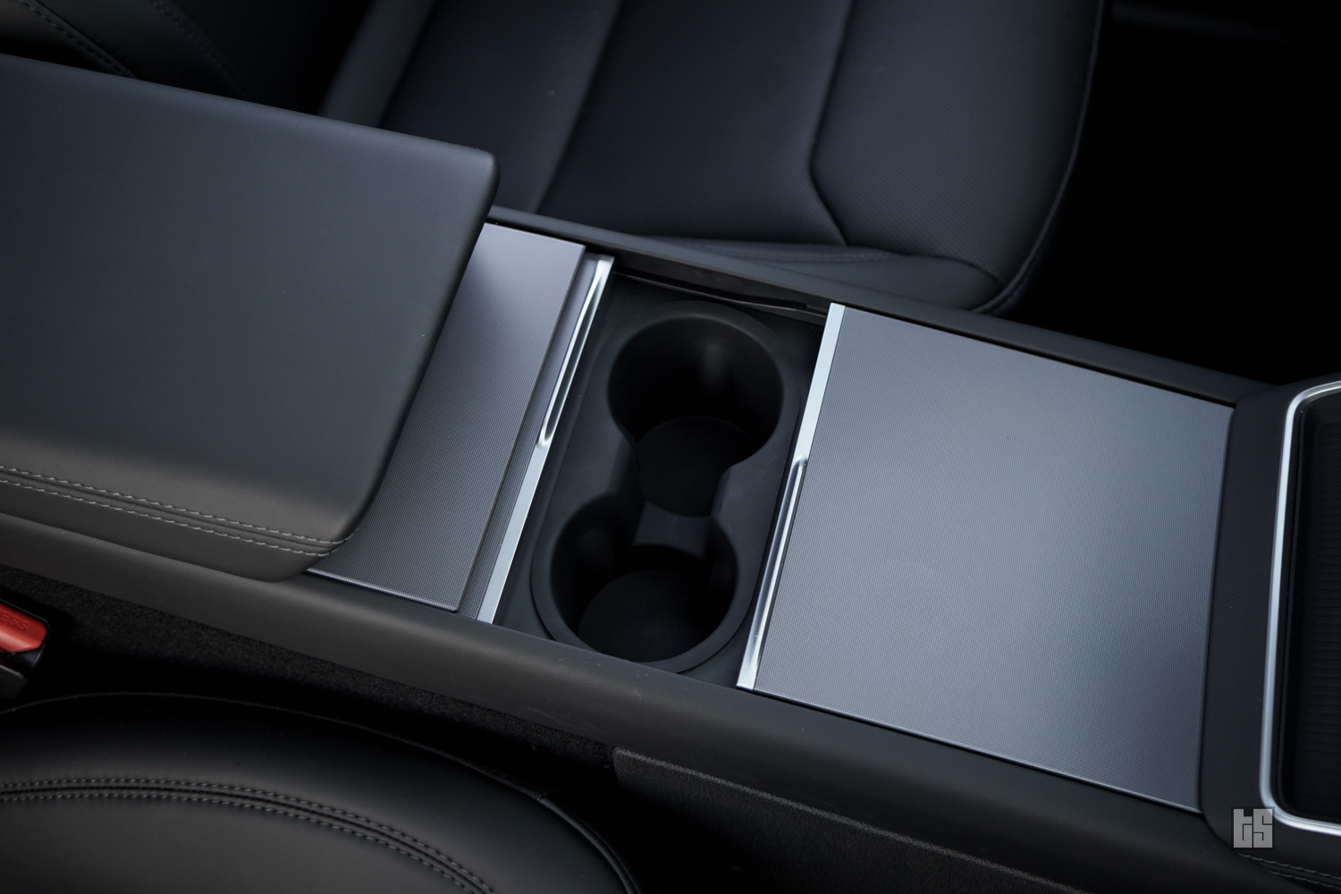 Tesla Model Y Juniper 3D Cup Holder and Wireless Charger Liners