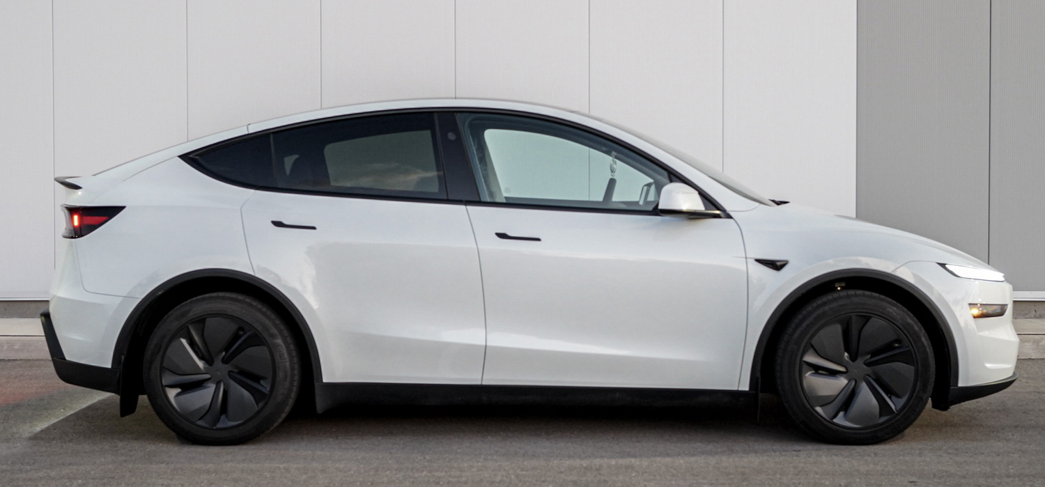 Tesla Model Y mud flaps keep clean
