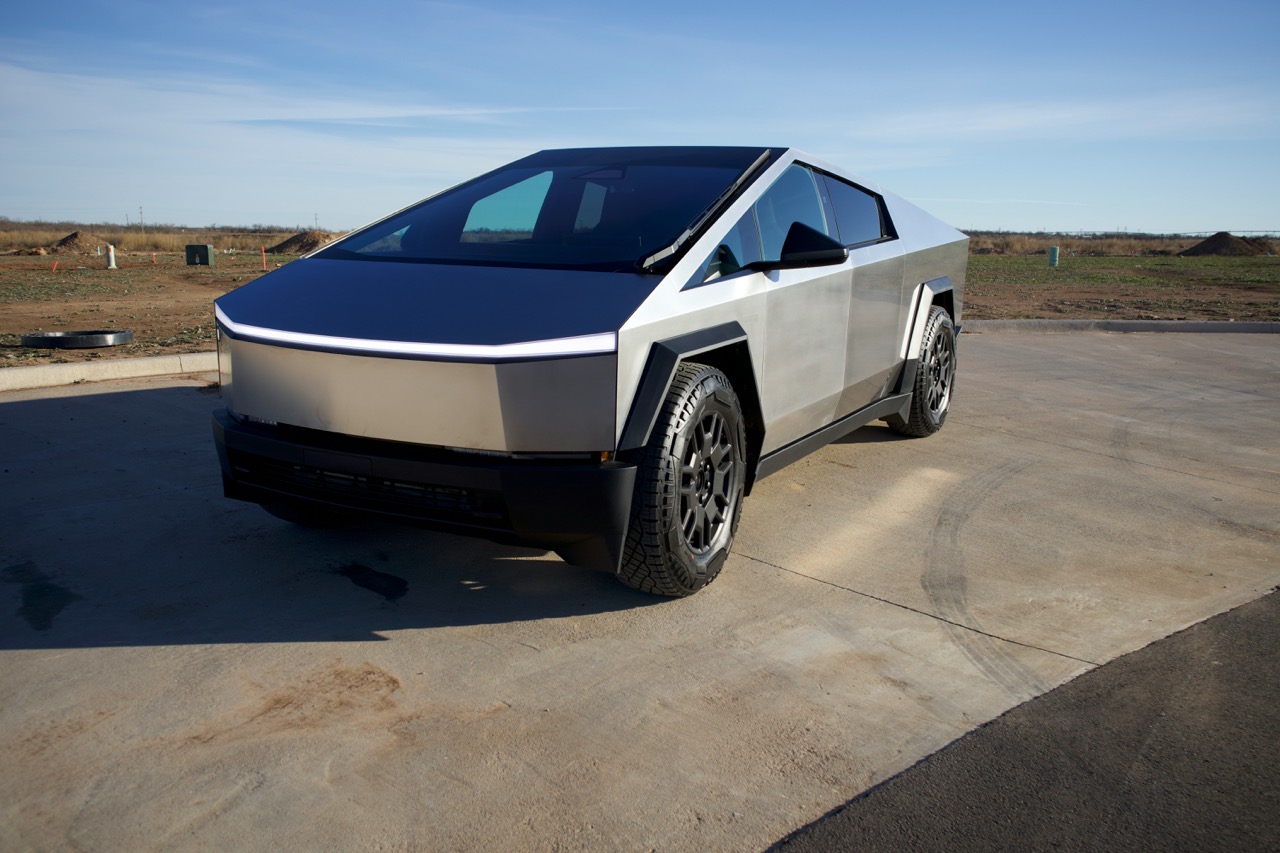 Tesla Cybertruck where phone can be connected via Bluetooth