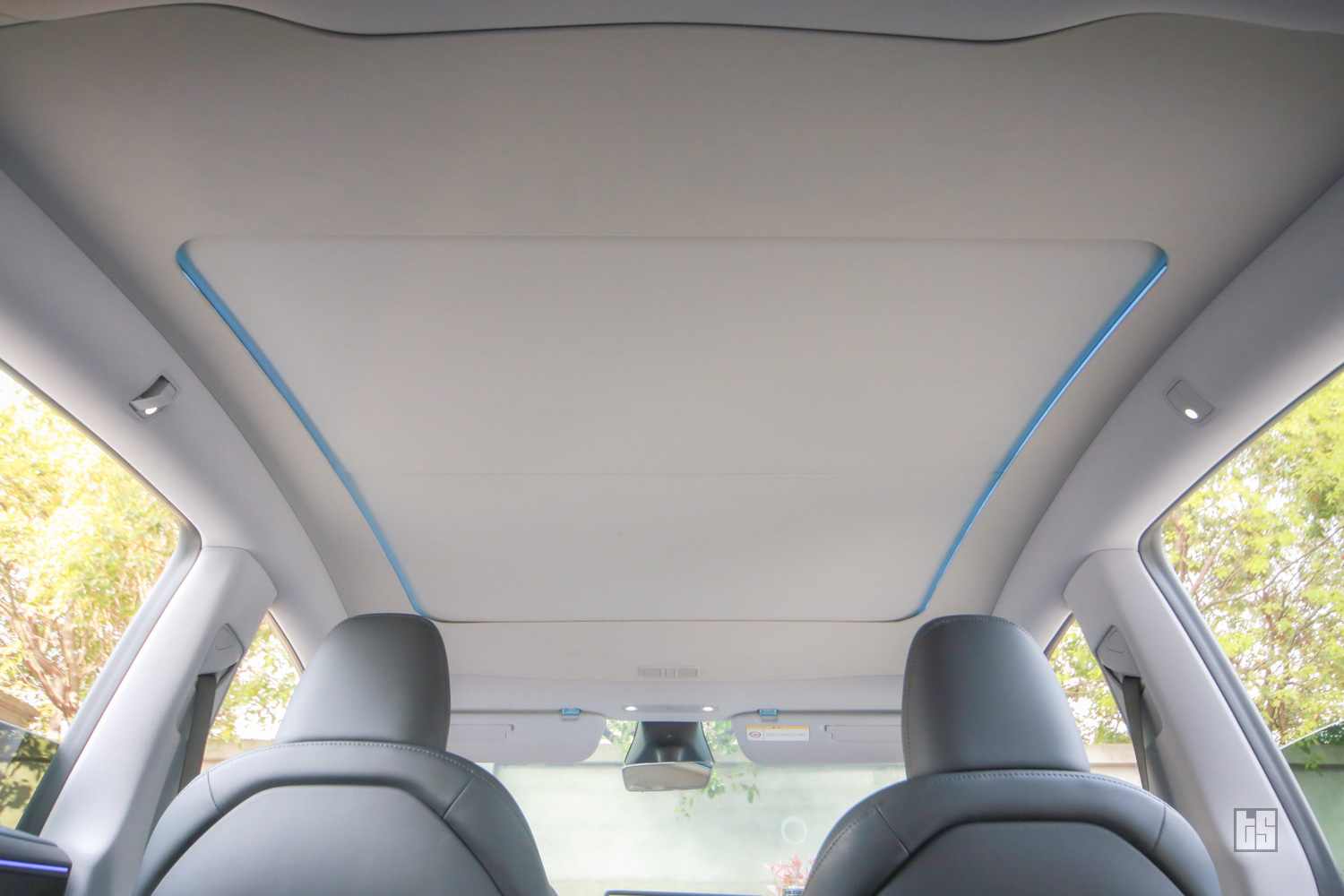 Model Y Sunshade Screen