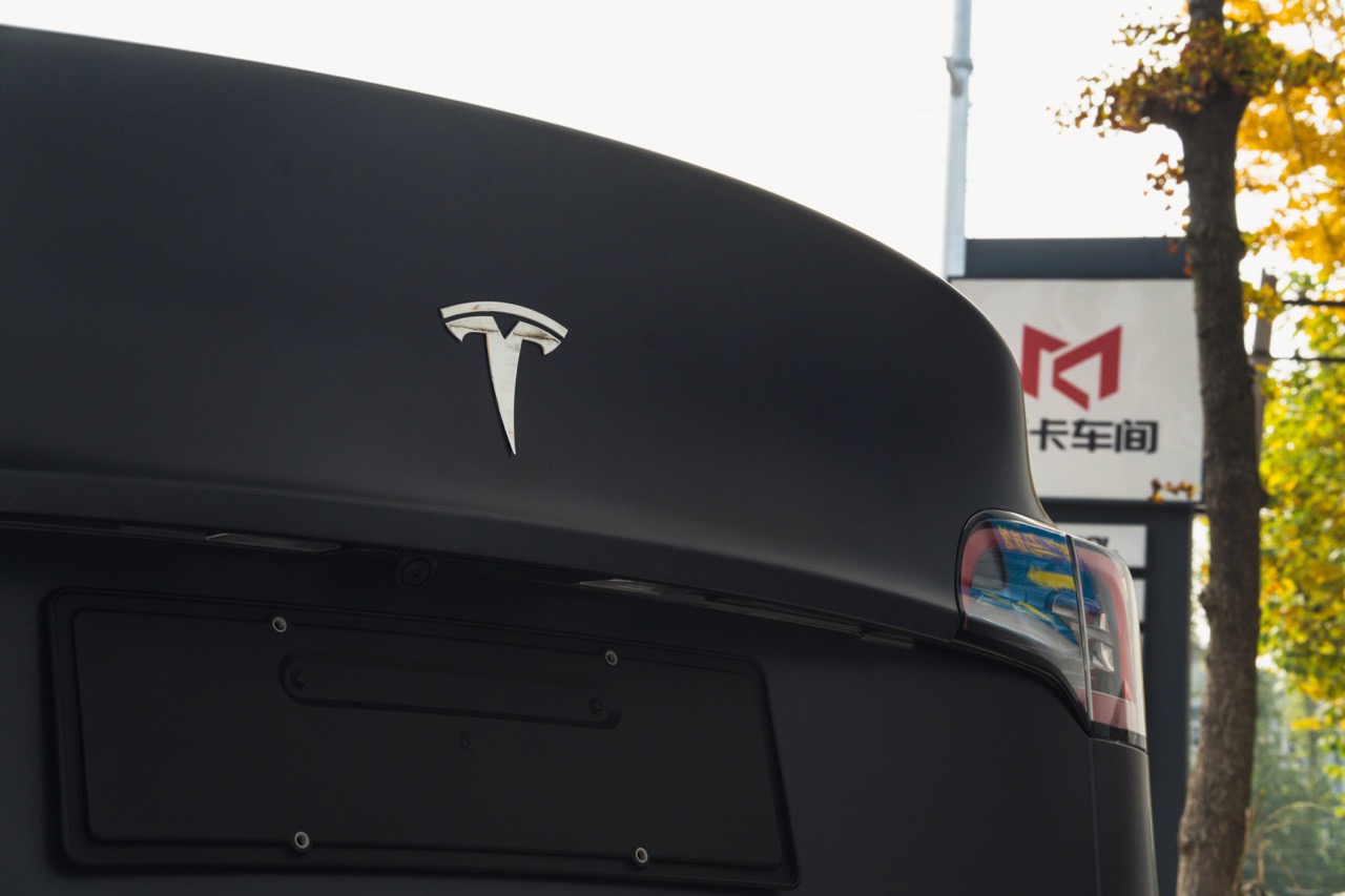 Tesla that can be opened with key fob