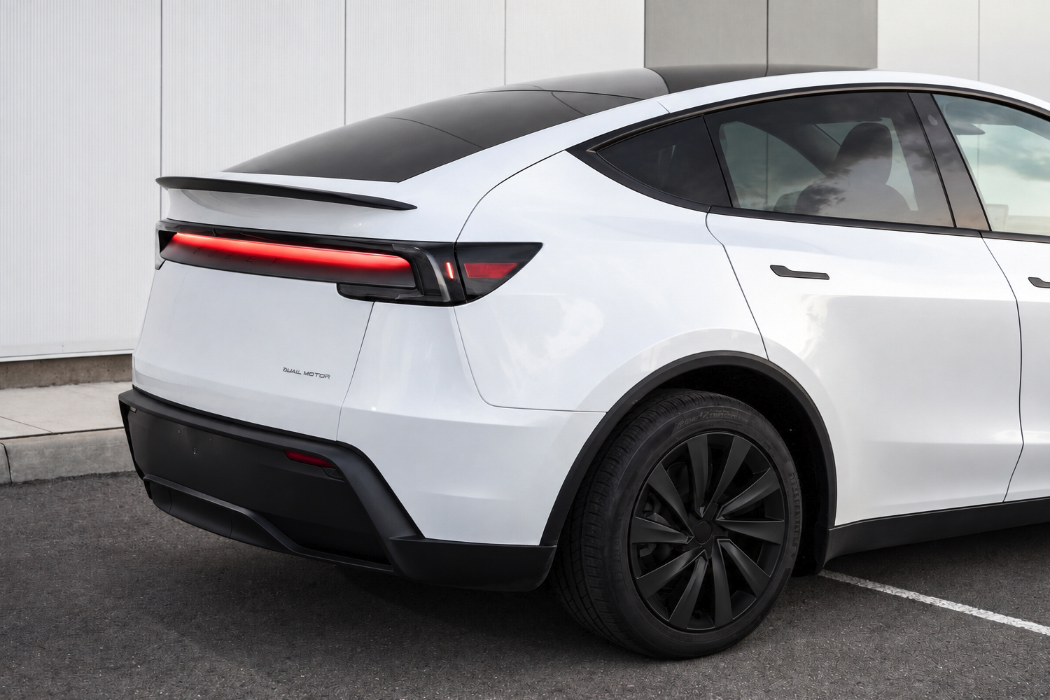 Tesla Model Y Juniper Black Wheel Covers