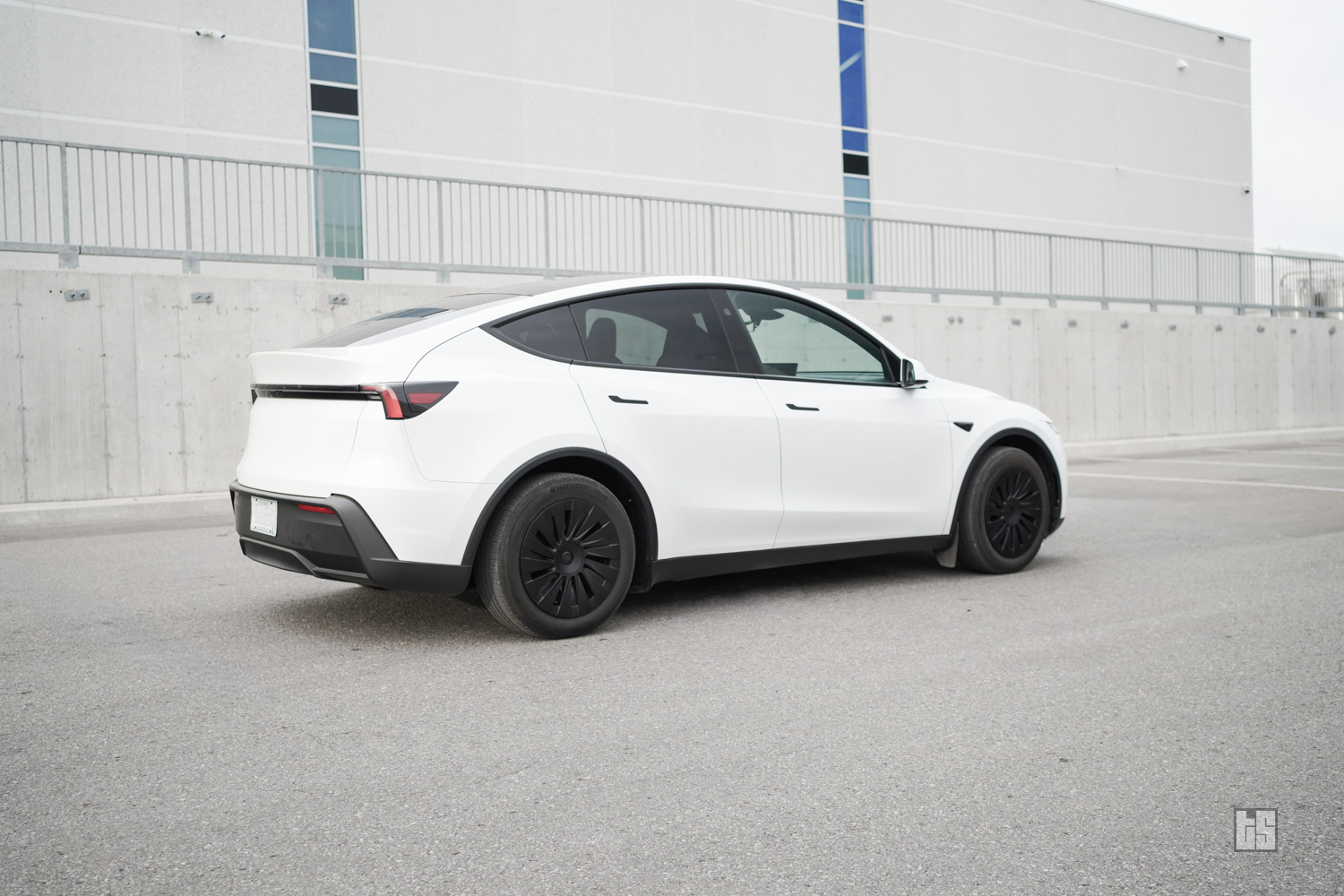 Tesla Model Y Standard 18" Wheel Covers Induction