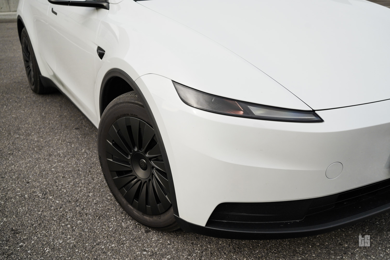 Tesla Model Y Standard 18" Wheel Covers Induction