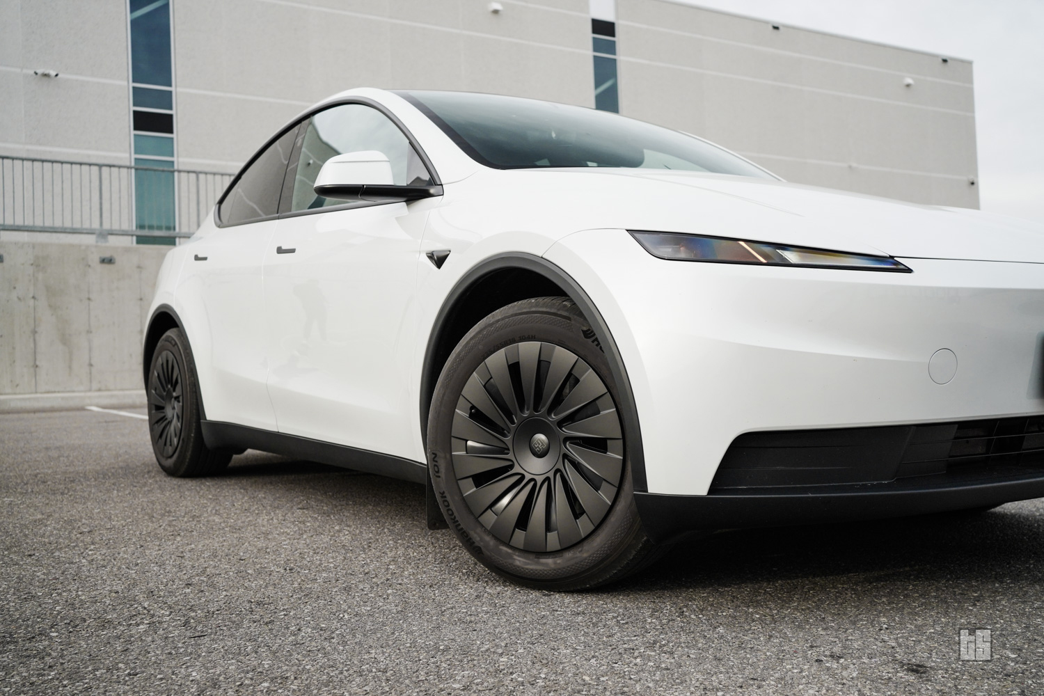 Tesla Model Y Standard 18" Wheel Covers Induction